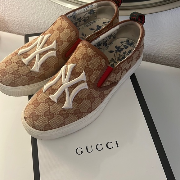 Gucci Brown and White Slip-On Shoes - Picture 1 of 3